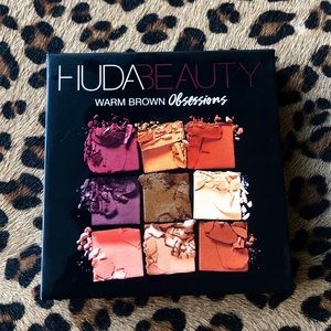 Huda Beauty mini palette in Warm Brown Obsessions